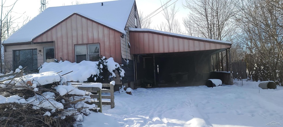 952 S Ballenger Hwy, Flint, MI 48532 - photo 1