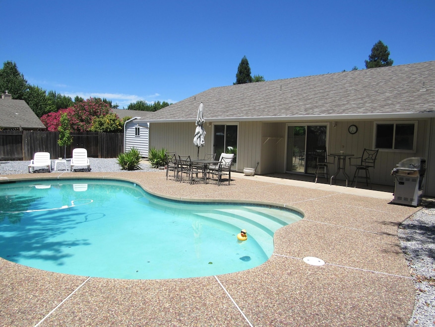 Beautiful Gunite Pool