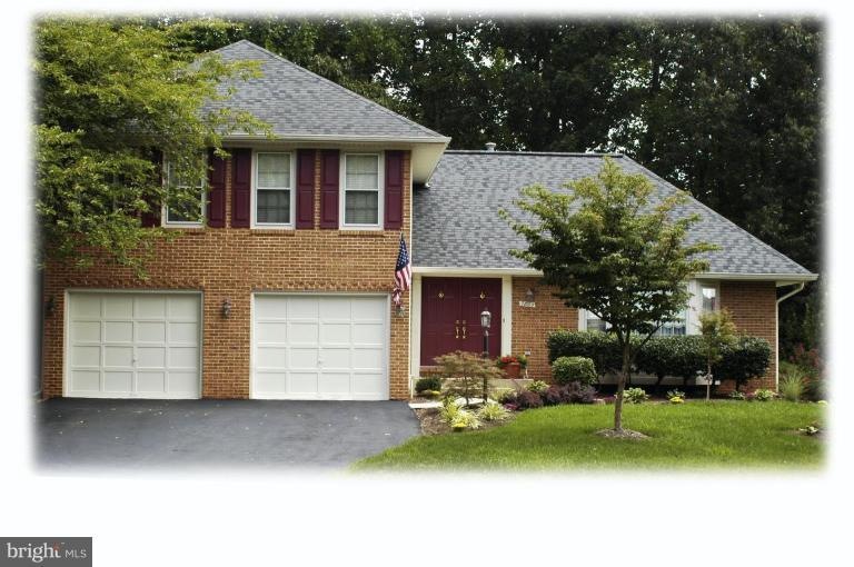 7803 Lakeland Valley Dr, Springfield, VA 22153 - photo 1