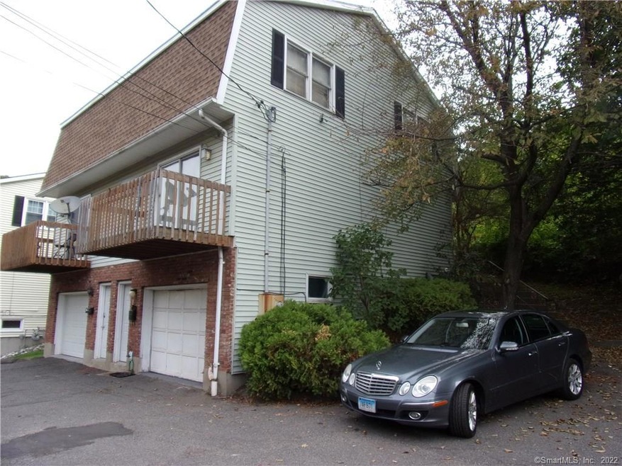 334 Waterville St unit 334, Waterbury, CT 06710 - photo 1