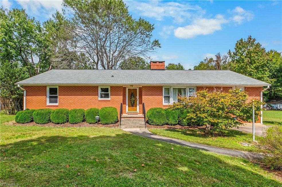 509 Ritters Lake Rd, Greensboro, NC 27406 - photo 1