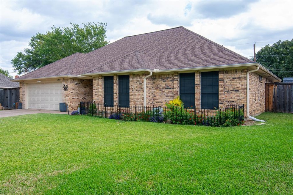 6404 Blake Ct, North Richland Hills, TX 76182 - photo 1