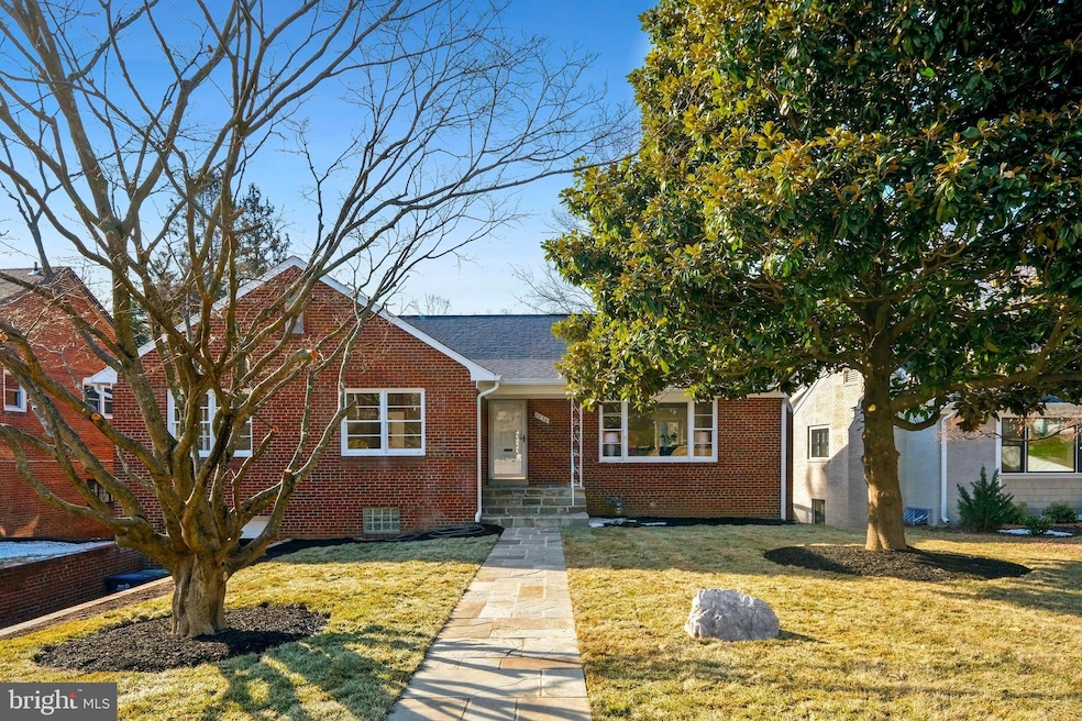 Sold $1,575,000 • Co-Listing Agent