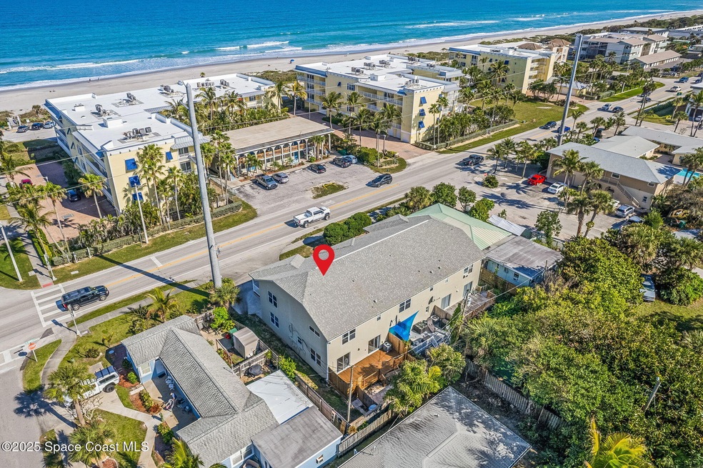 3 minutes walk to the beach