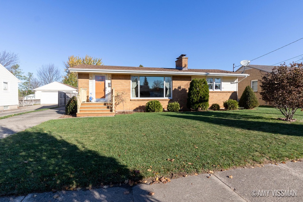 1151 Ellsmere NE-23