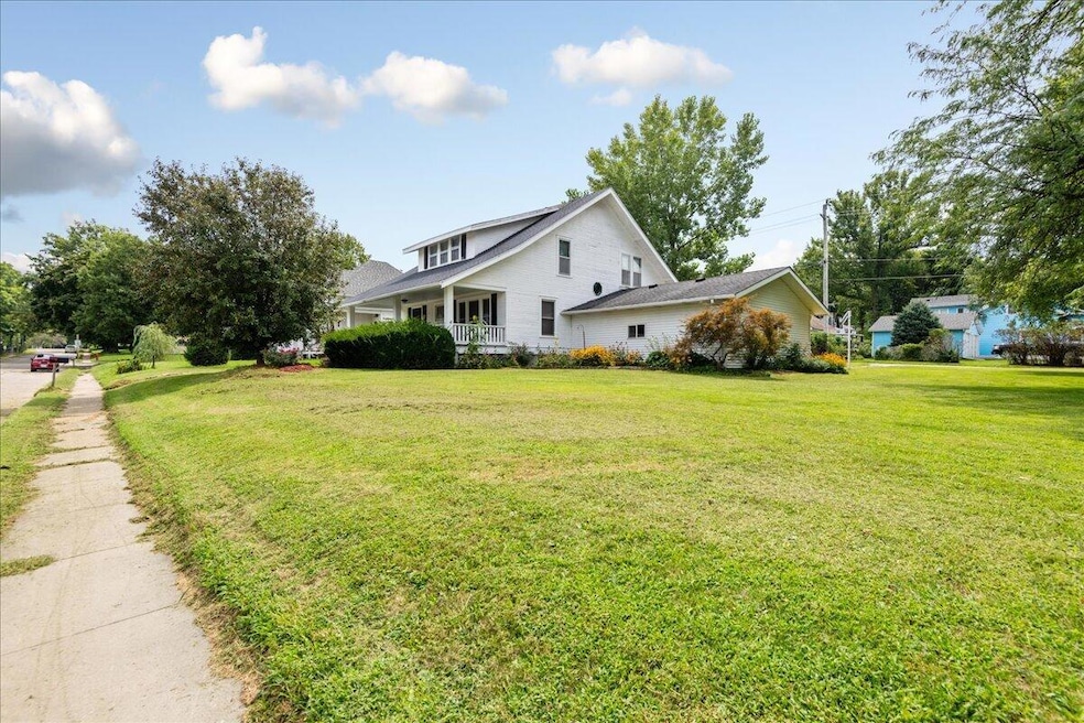 306 W Sheridan Ave, Shenandoah, IA 51601 - photo 1