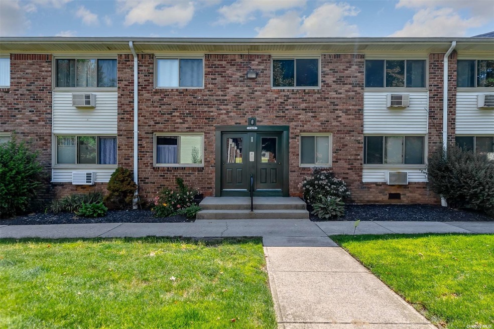 2449 Union Blvd unit 34B, Islip, NY 11751 - photo 1