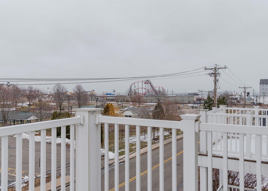 7HeathSt-Unit17-OldOrchardBeach-20
