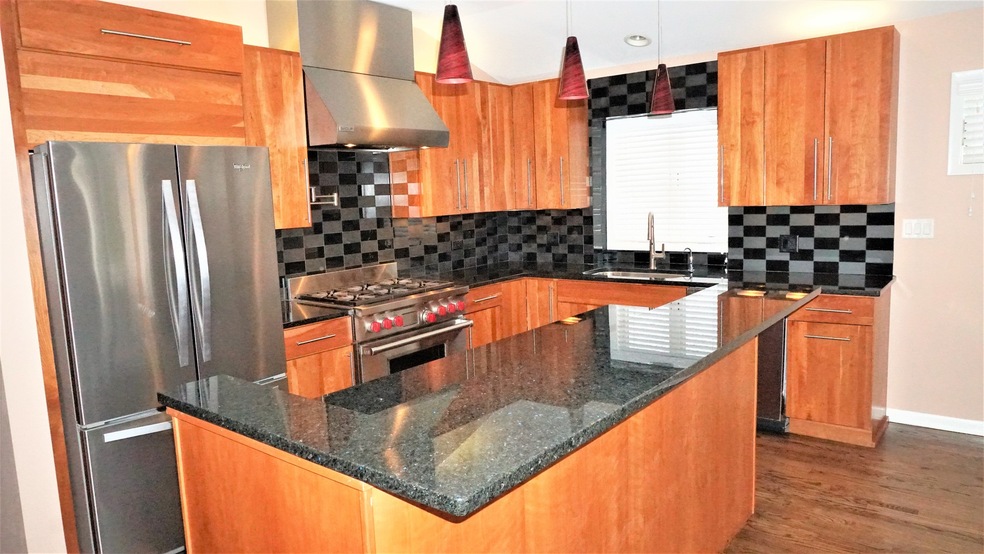 2215 Willow Ln, Rolling Meadows, IL 60008 - photo 1