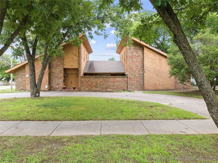 141 G St SW, Ardmore, OK 73401 - photo 1