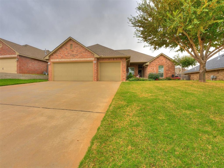 7025 Cherokee Landing, Warr Acres, OK 73132 - photo 1