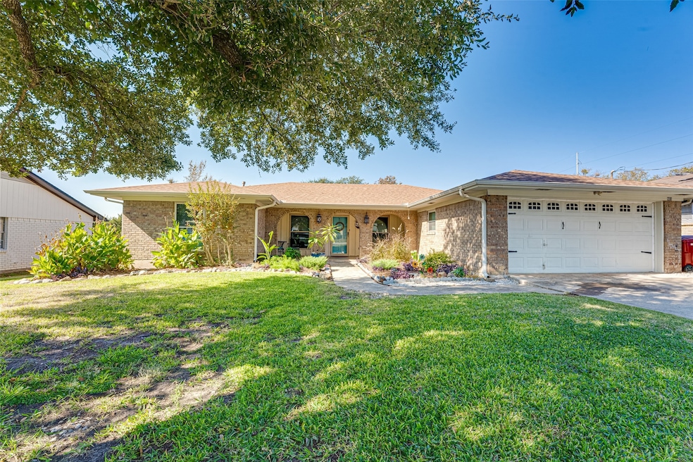 903 Walnut St, Royse City, TX 75189 - photo 1