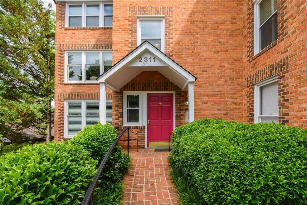 20-2311 Broadway Unit B-20