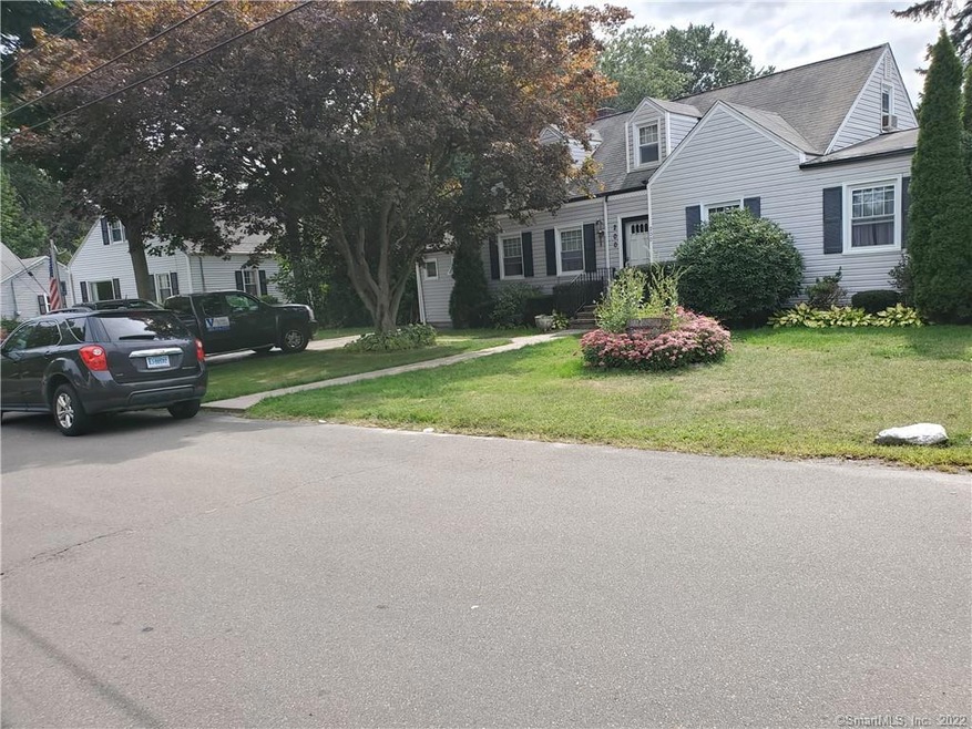 200 Nutmeg Rd, Bridgeport, CT 06610 - photo 1