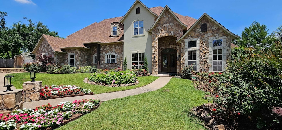 2017 Hollystone Dr, Tyler, TX 75703 - photo 1