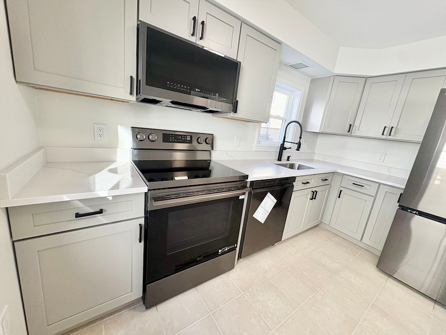 33 Home St unit A, Beverly, MA 01915 - photo 1