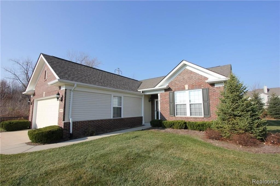 26460 Higgins Way unit 402, Flat Rock, MI 48134 - photo 1