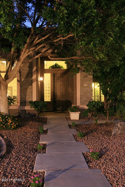 6508 E Odessa Night-Entry