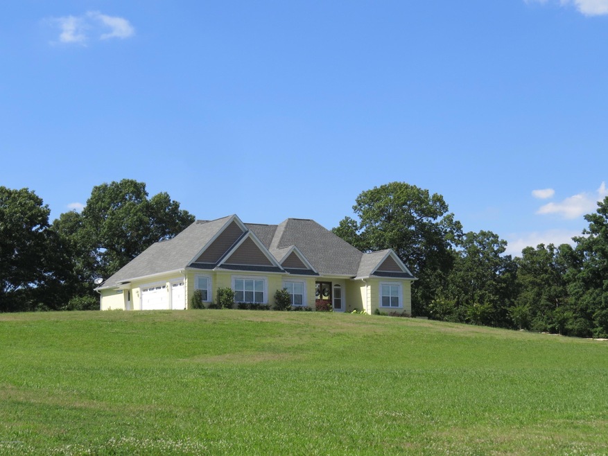 9521 Thixton Ln, Louisville, KY 40291 - photo 1