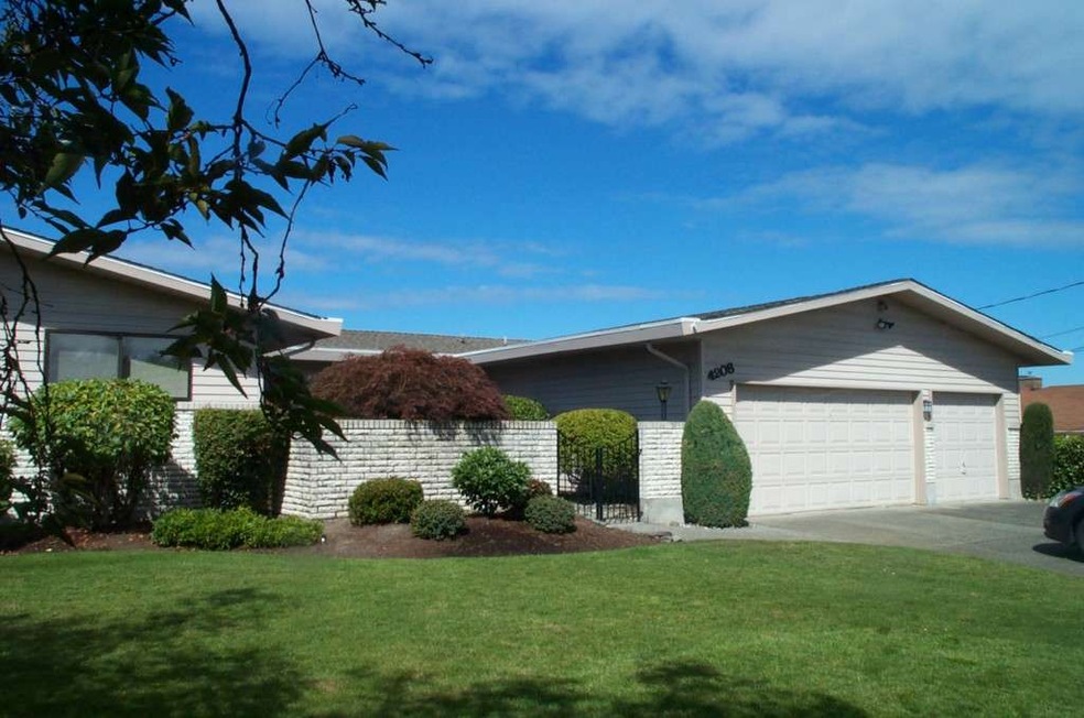 4208 Bayview Place W, University Place, WA 98466 - photo 1