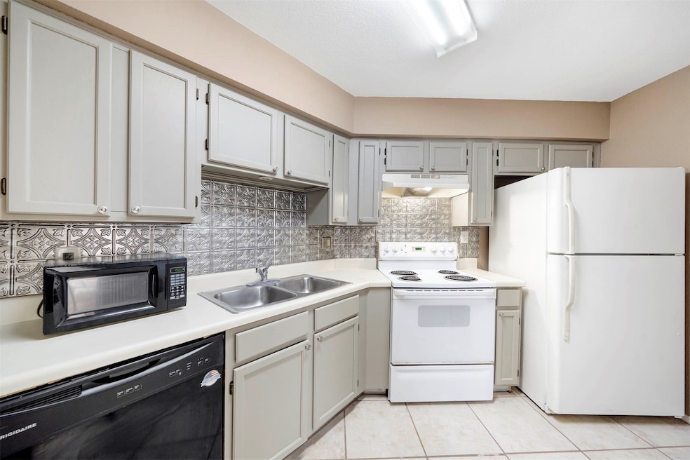 10630 Westbrae Pkwy unit 606, Houston, TX 77031 - photo 1