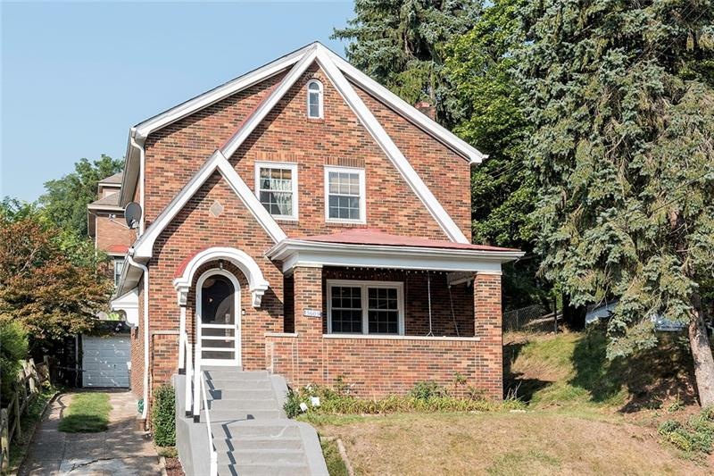 Welcome to 3605 Laird St.  It has a detached garag