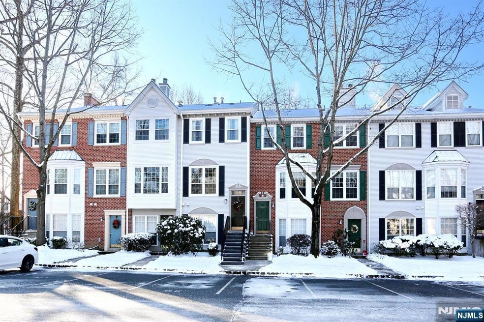 236 Larch Ln, Mahwah, NJ 07430 - photo 1