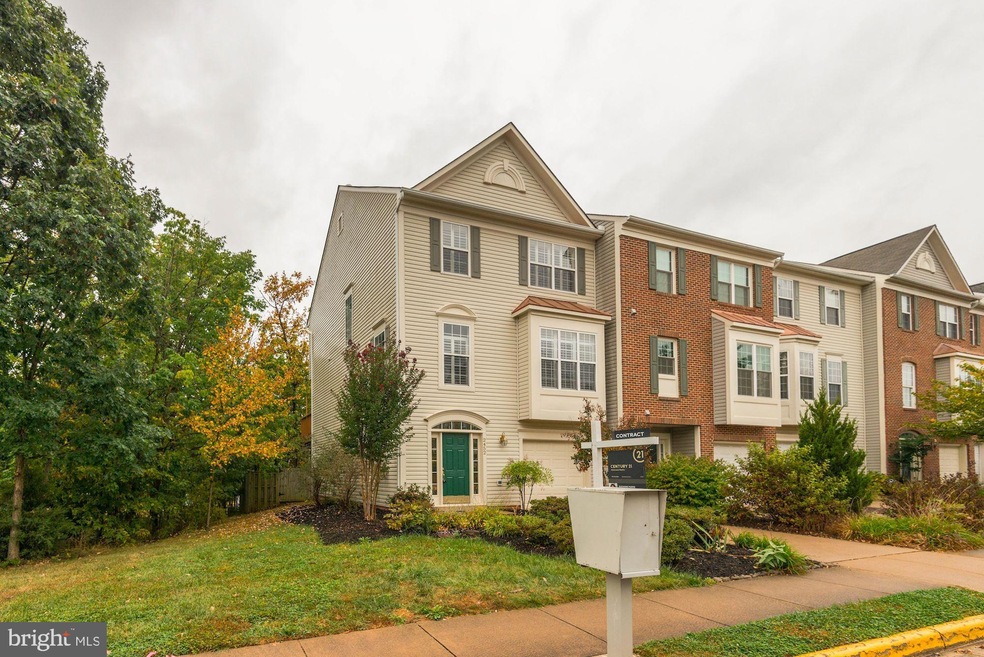 2452 Laura Mark Ln, Herndon, VA 20171 - photo 1