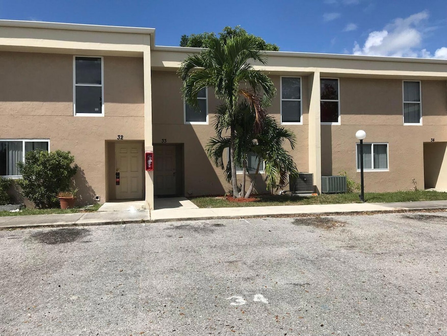 2800 Georgia Ave unit M82, West Palm Beach, FL 33405 - photo 1