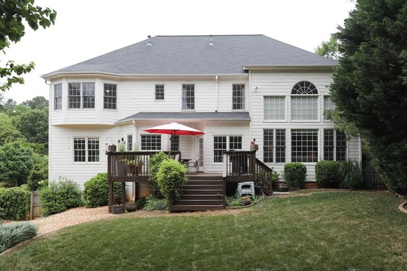 4055 Regal Oaks Dr, Suwanee, GA 30024 - photo 1