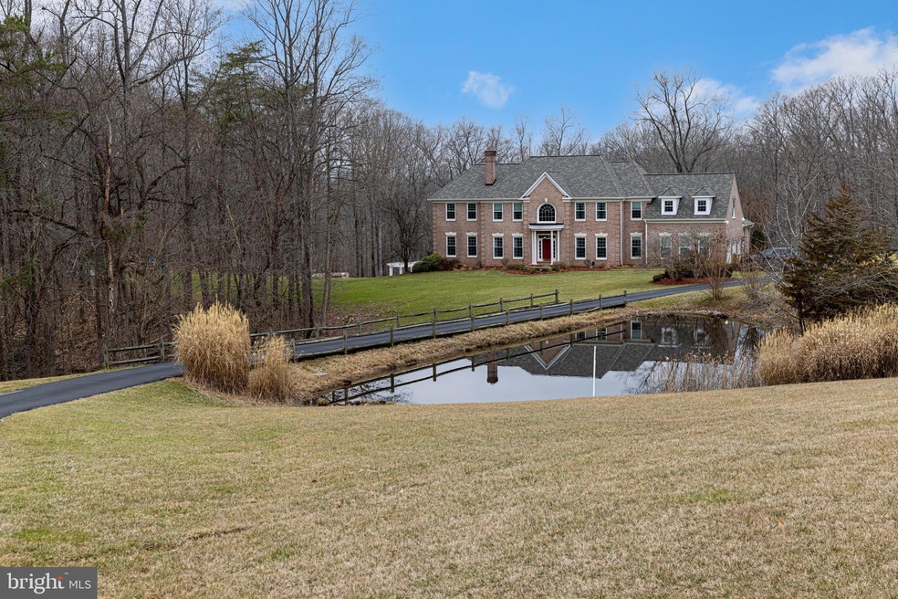 9280 Hampton Hunt Dr, Fairfax Station, VA 22039 - photo 1