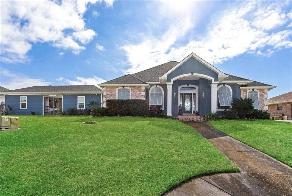 376 Moonraker Dr, Slidell, LA 70458 - photo 1