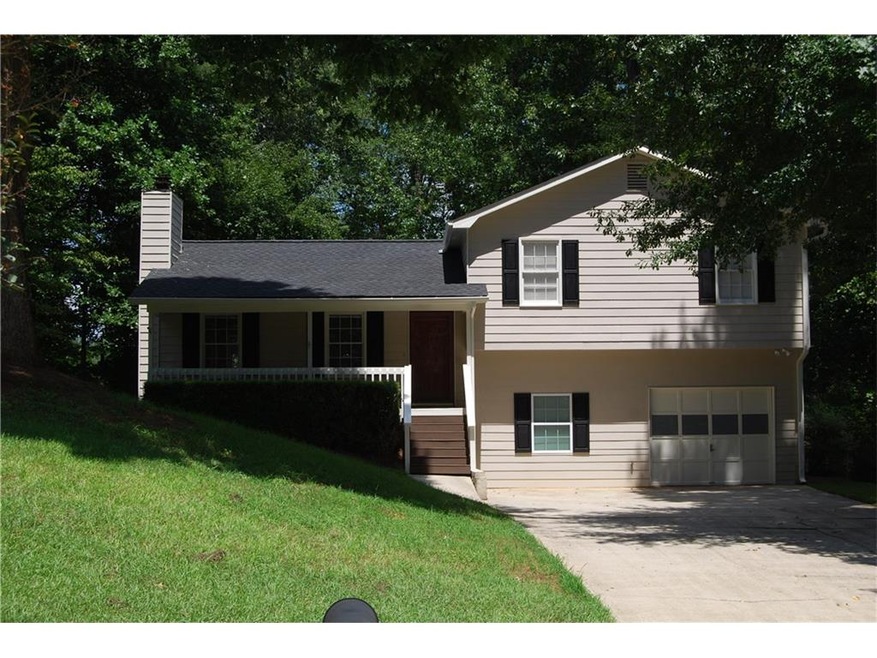 BEAUTIFUL FOUR BEDROOM HOME TUCKED AWAY ON 2 PRIVA
