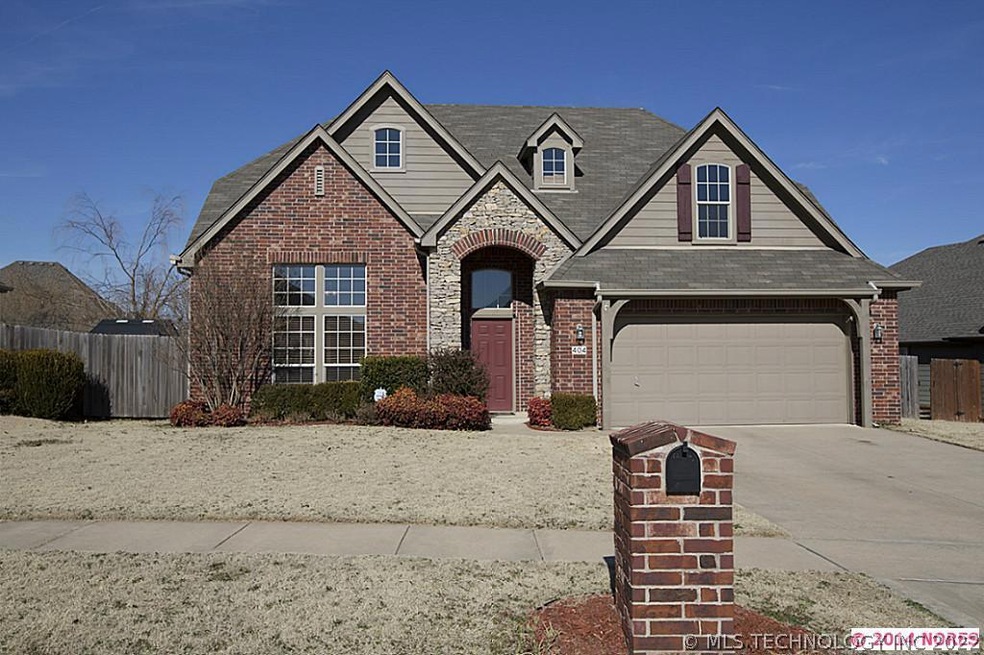 Charming Brick & Stone Cottage w/Beautiful Curb Ap