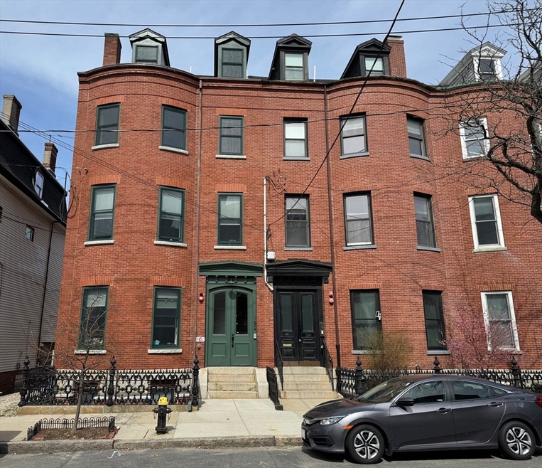 182 Webster St unit 2, Boston, MA 02128 - photo 1