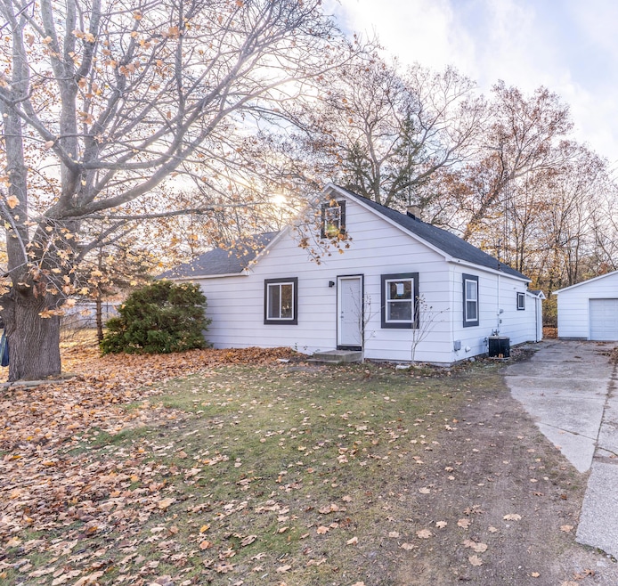 1521 Riblet St, Muskegon, MI 49445 - photo 1