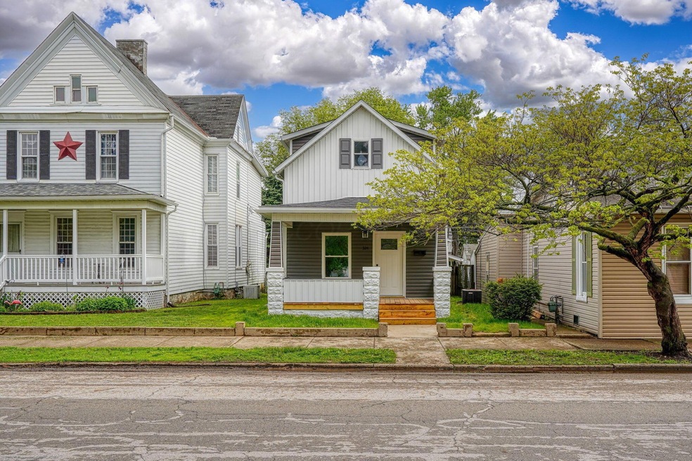 324 E Mound St, Circleville, OH 43113 - photo 1