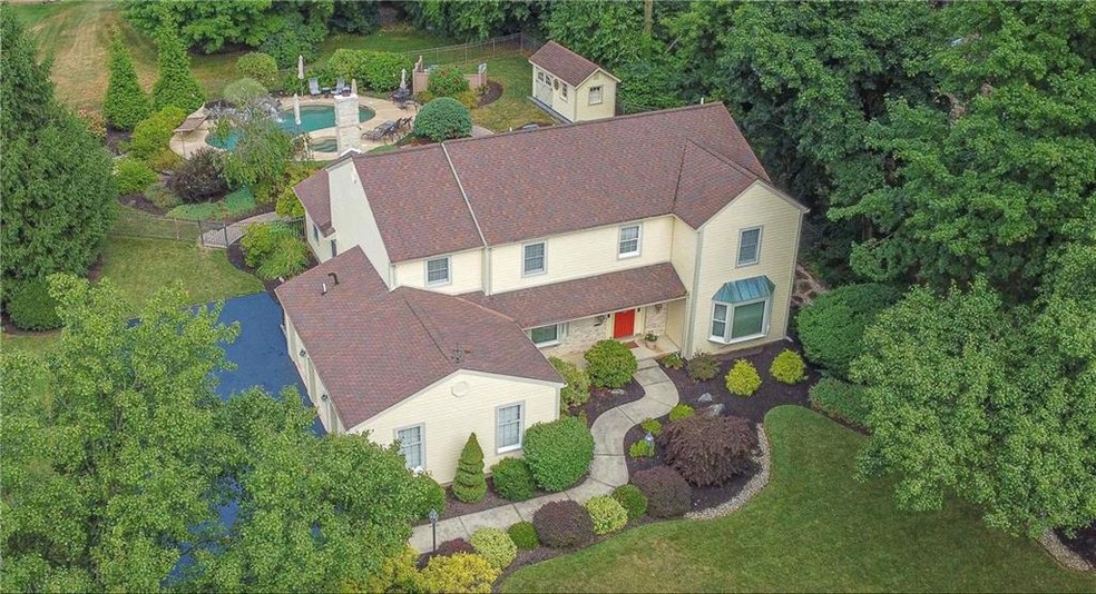 4399 Driftwood Ln, Allentown, PA 18103 - photo 1