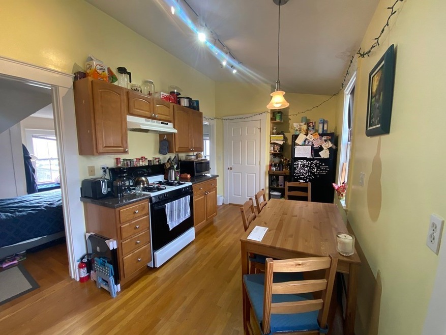 32 Bow St unit 3, Somerville, MA 02143 - photo 1