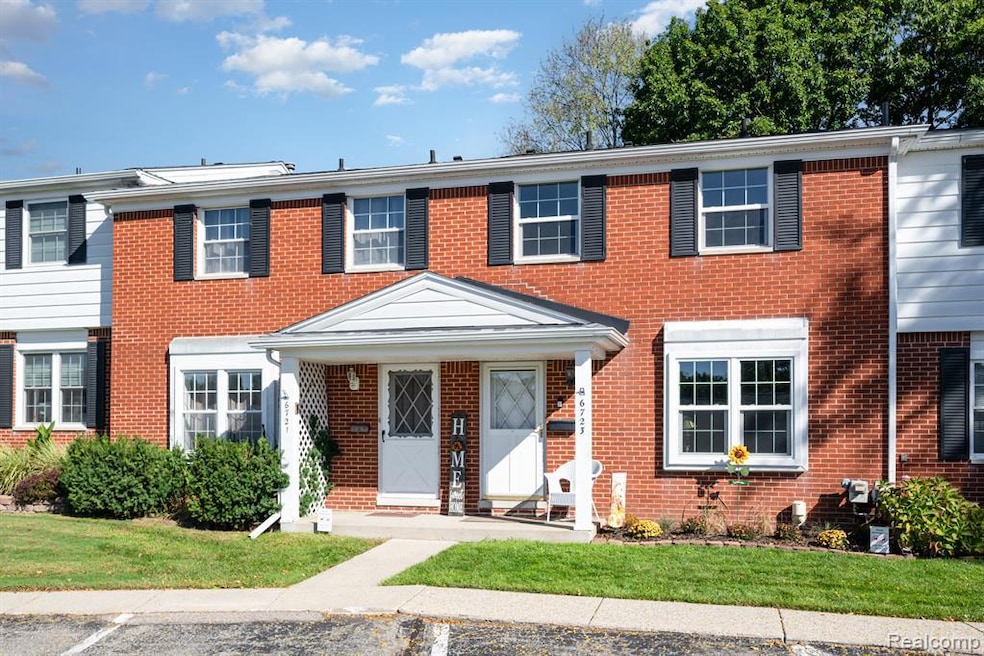 6723 Andersonville Rd unit E42, Clarkston, MI 48346 - photo 1