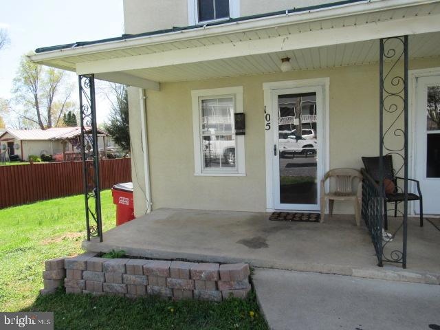 105 N George St, Ranson, WV 25438 - photo 1