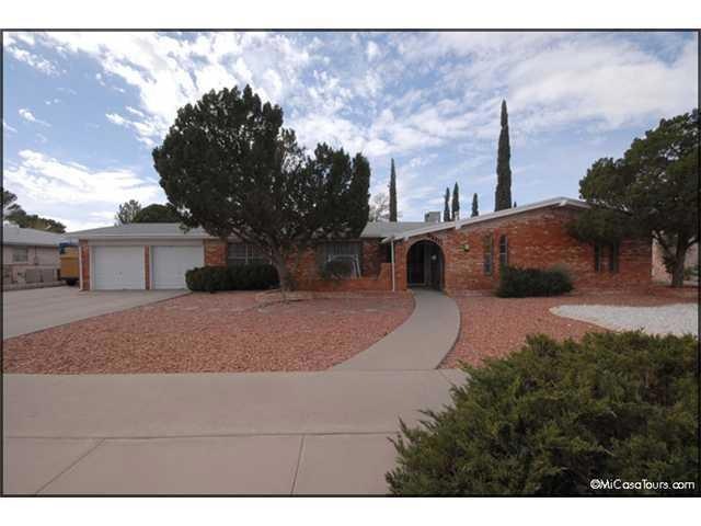10208 Woodway Dr, El Paso, TX 79925 - photo 1