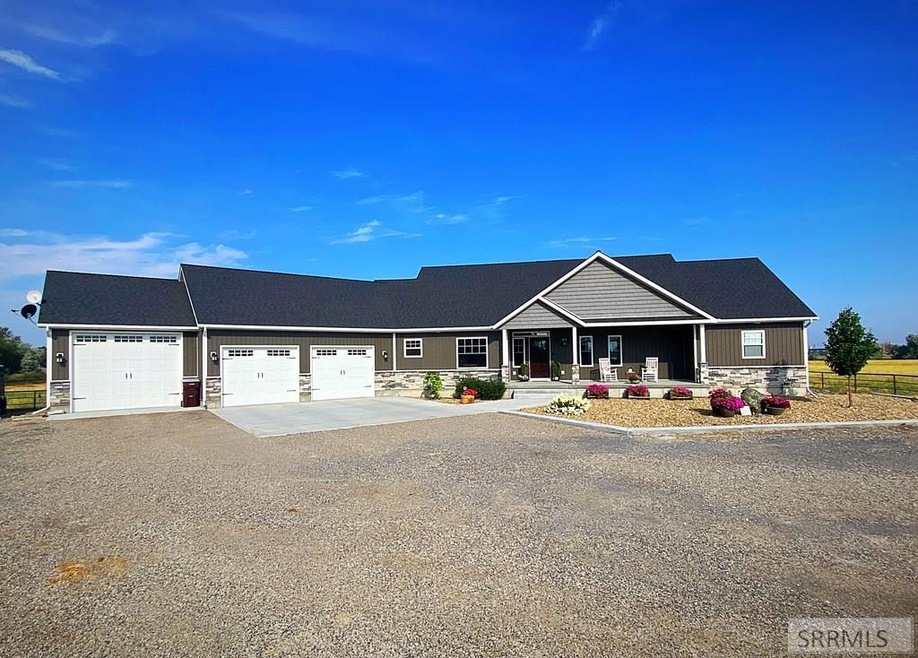 18 S 500 W, Blackfoot, ID 83221 - photo 1