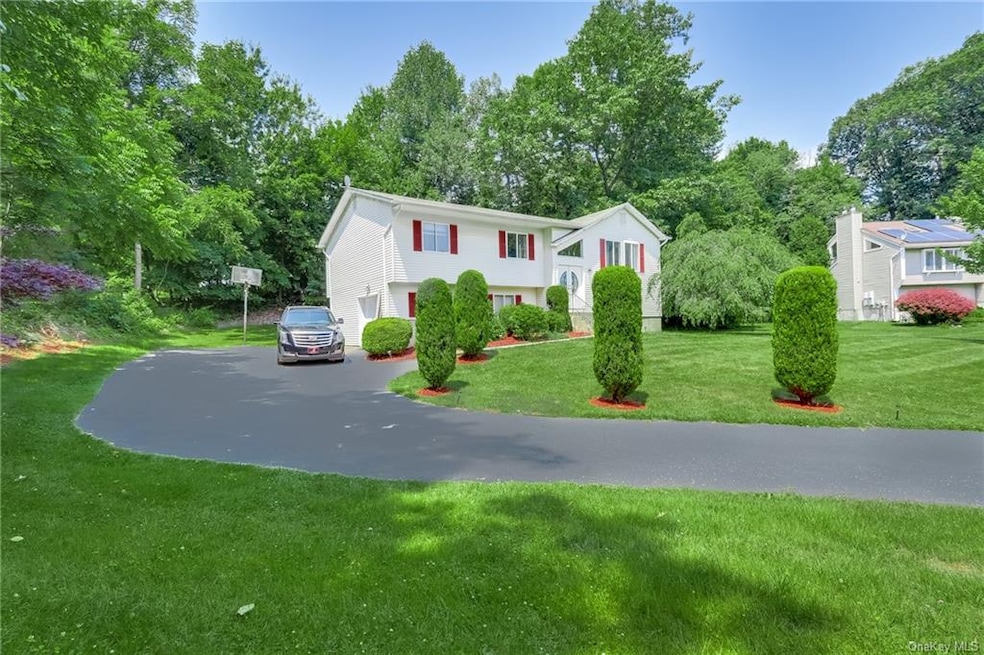 3 Rifkin Ct, Spring Valley, NY 10977 - photo 1