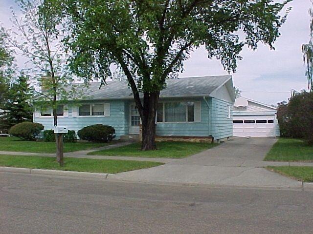 Williard Anderson 2108 2nd Ave E<|><|
