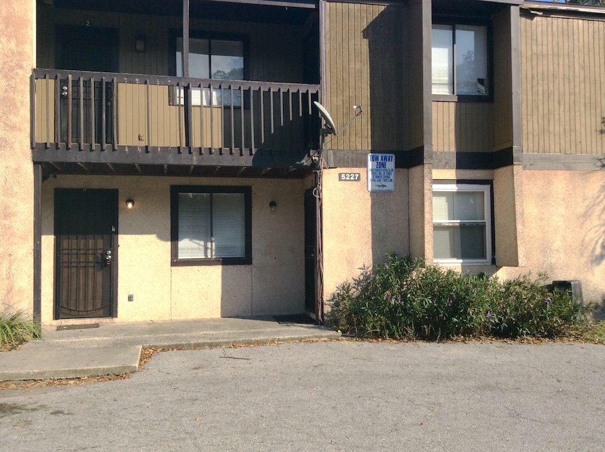 5227 Westchase Ct unit 1, Jacksonville, FL 32210 - photo 1