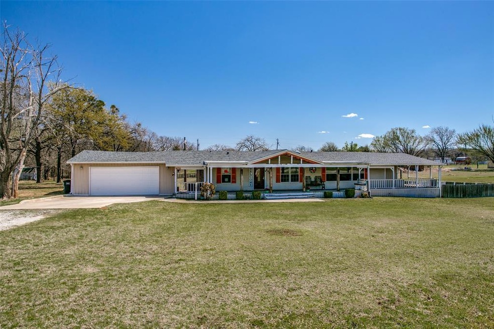 204 Briar Oaks Dr, Azle, TX 76020 - photo 1