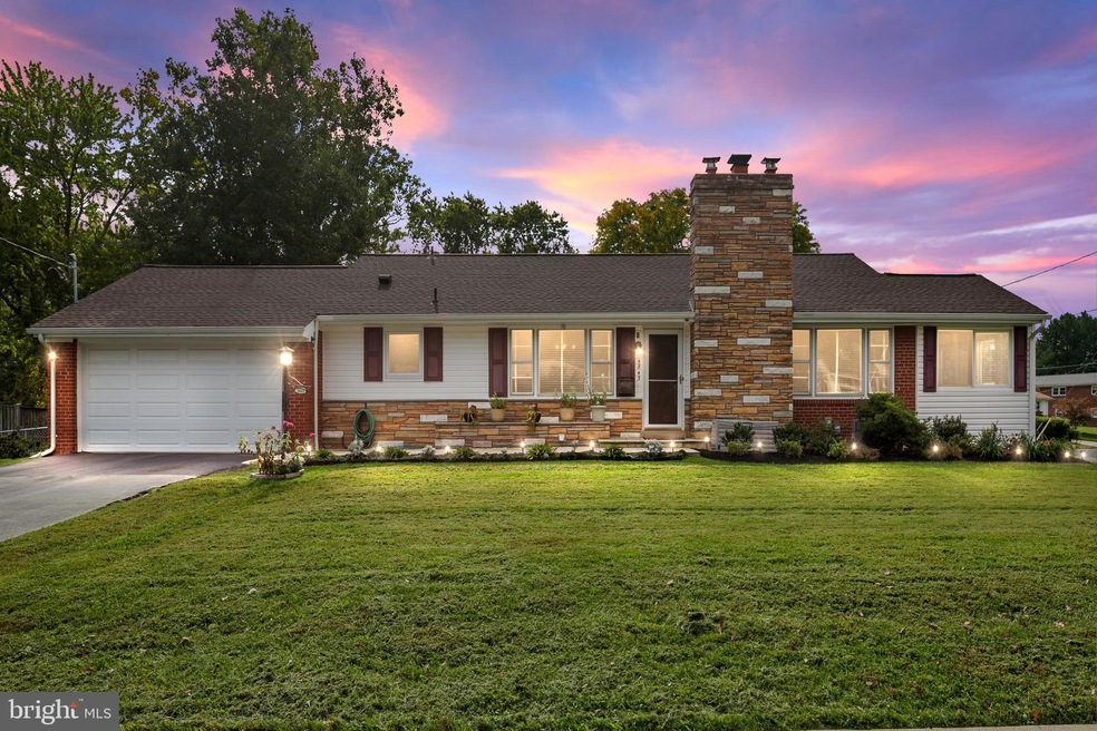 5843 Glen Forest Dr, Falls Church, VA 22041 - photo 1