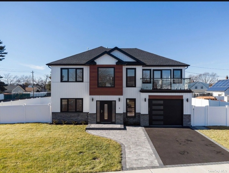 175 Barbara Ln, Levittown, NY 11756 - photo 1