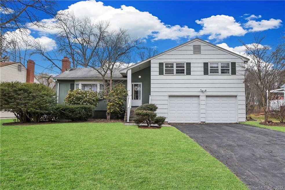 15 Still Ln, West Hartford, CT 06117 - photo 1